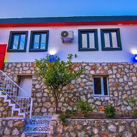 2 Bedroom With Private Pool In Uzumlu *