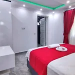 2 Bedroom With Private Pool In Uzumlu וילה קלקן