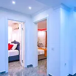 2 Bedroom With Private Pool In Uzumlu קלקן